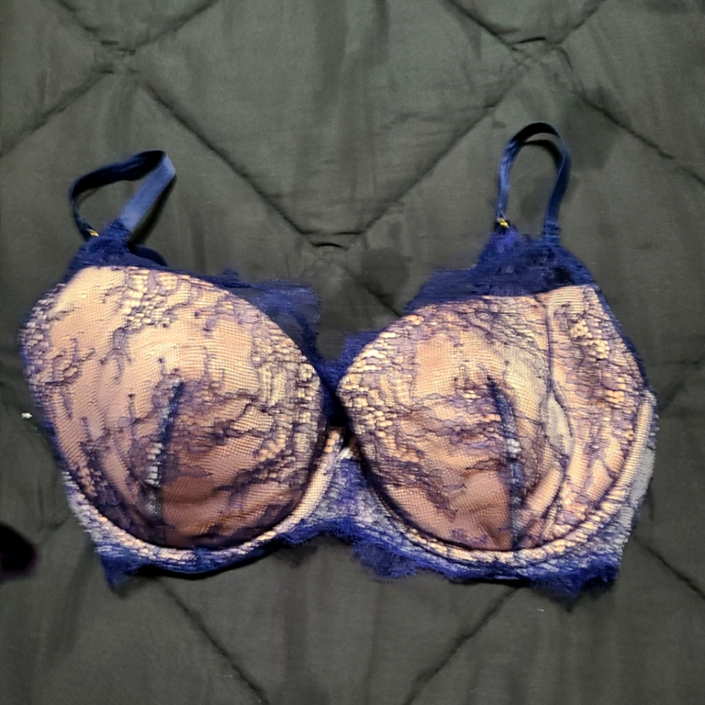 VS lace bra